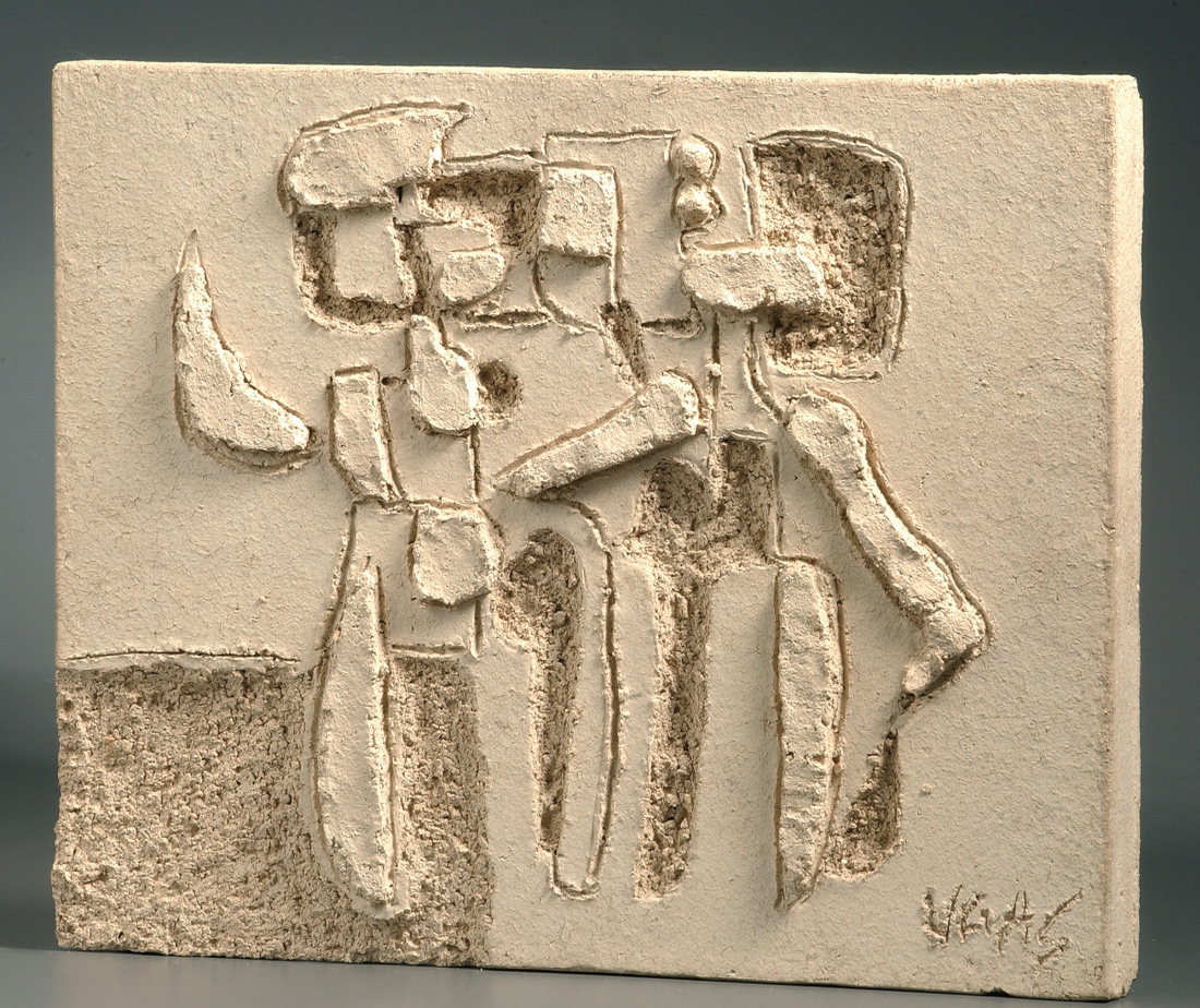 <b>DOS PERSONAJES</b>, 1981 <br> Rectangular stoneware plate with incisions | Placa rectangular de gres con incisiones<br> 11.81 x 14.57 x 1.77 in | 30 x 37 x 4,5 cm 